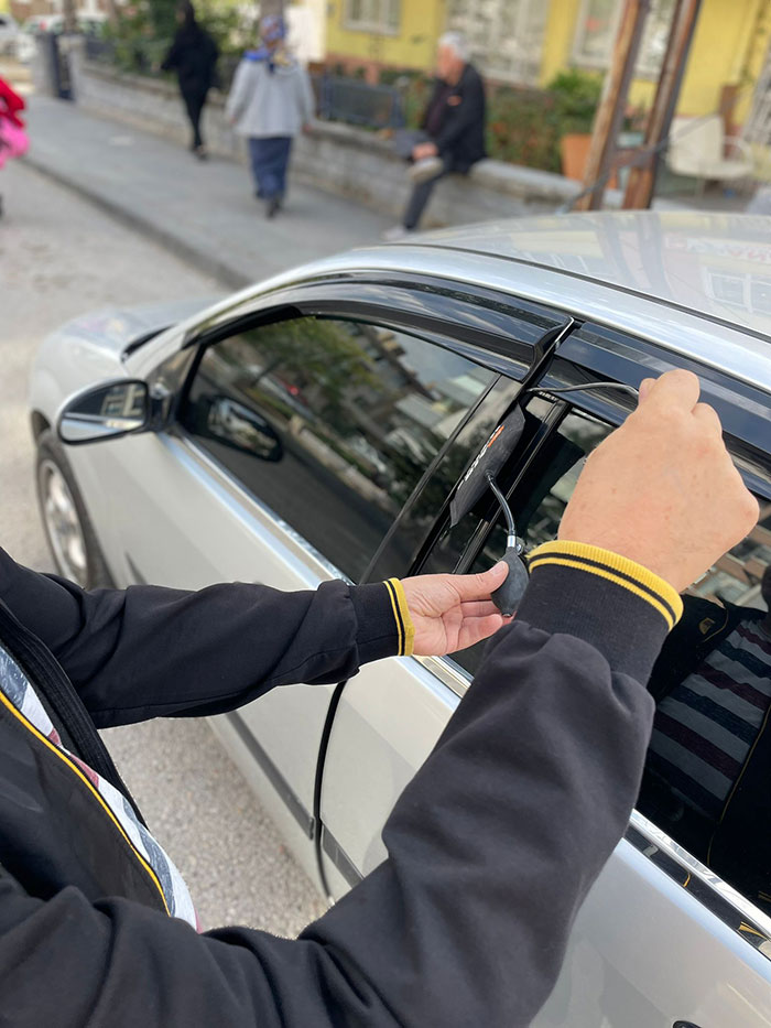 Ilıca Oto Kilitçisi